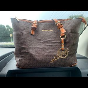 Micheal Kors purse and wallet